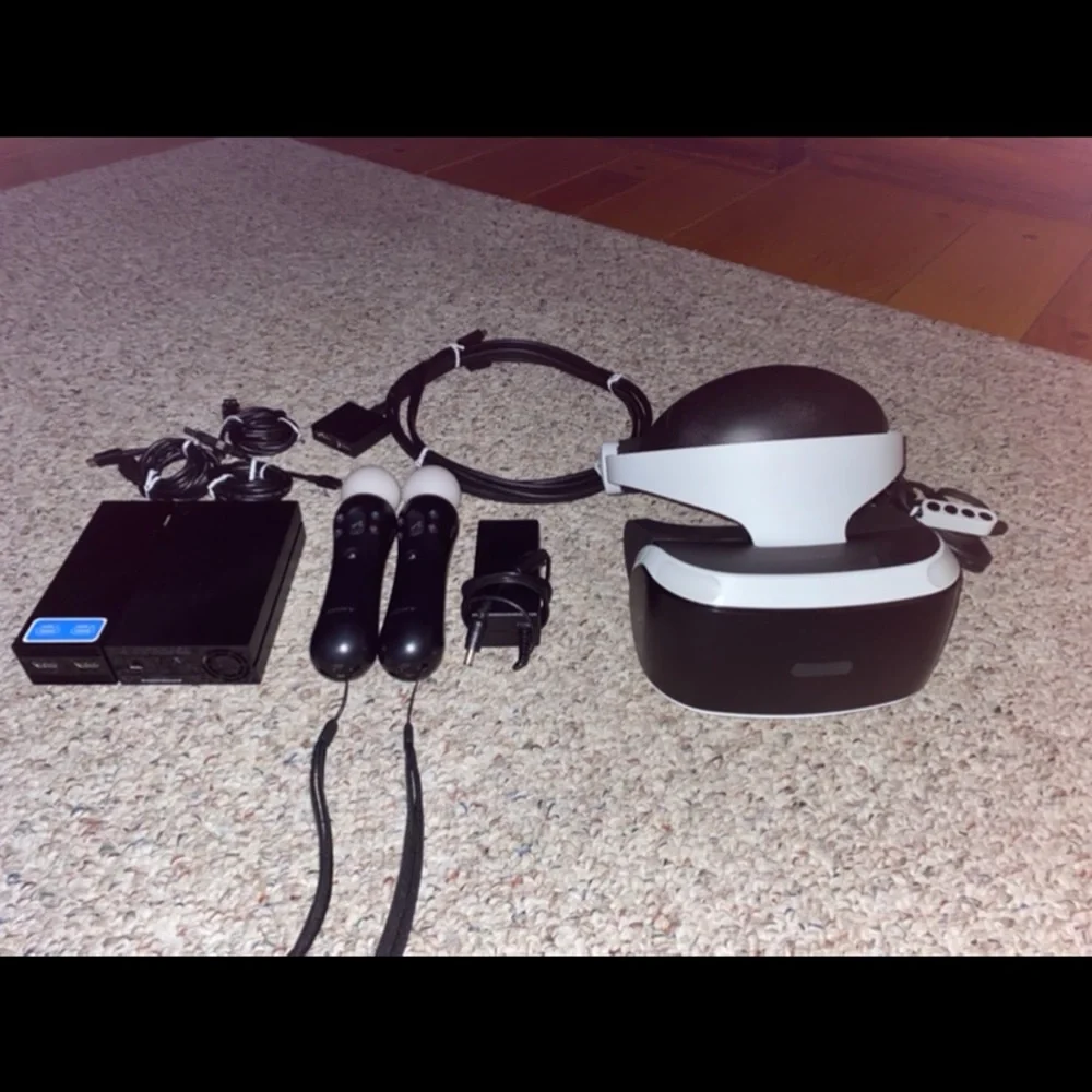 Playstation VR Headset Sony PSVR PS4 PS5 Bundle Headset + Camera + Remotes